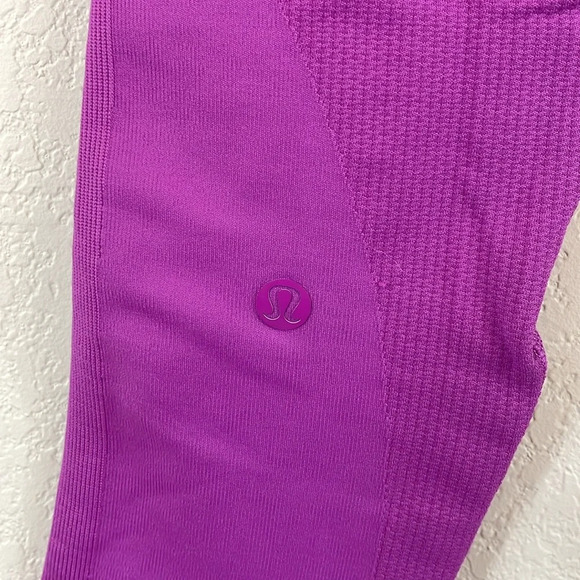 Lululemon purple ribbed cropped leggings size 6 - Picture 7 of 10